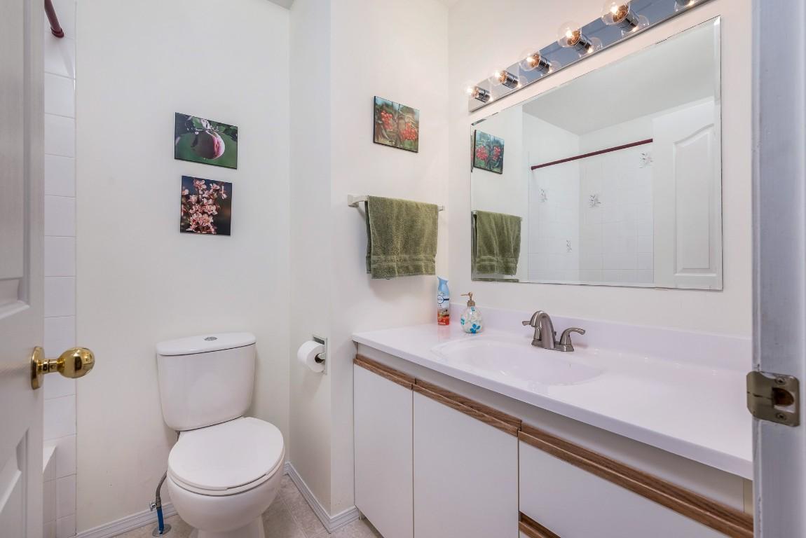 









833


8

Avenue,
Vernon,




BC
V1H 1Z1

