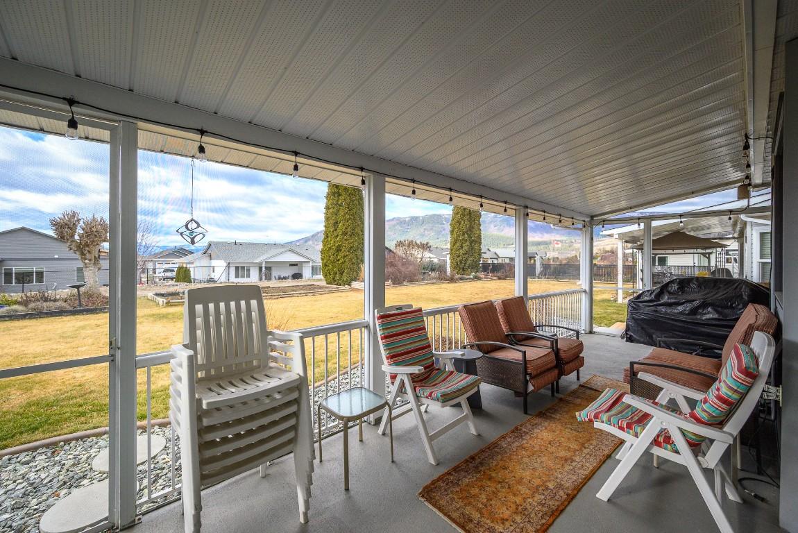 









833


8

Avenue,
Vernon,




BC
V1H 1Z1

