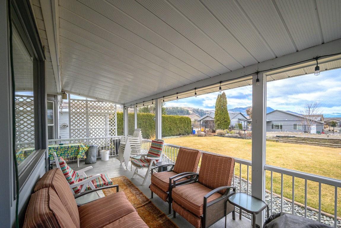 









833


8

Avenue,
Vernon,




BC
V1H 1Z1

