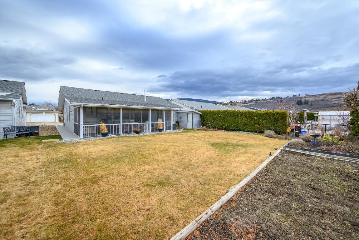 









833


8

Avenue,
Vernon,




BC
V1H 1Z1

