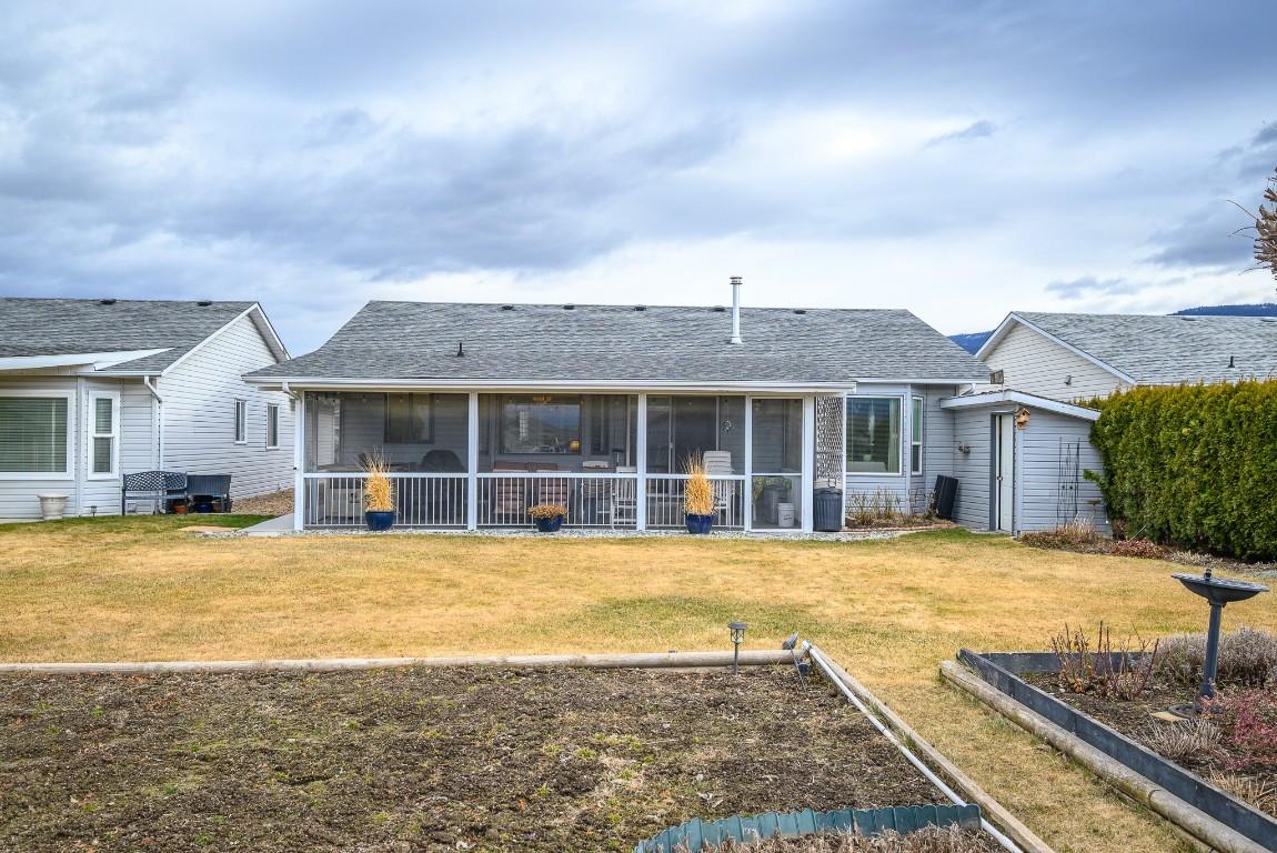 









833


8

Avenue,
Vernon,




BC
V1H 1Z1

