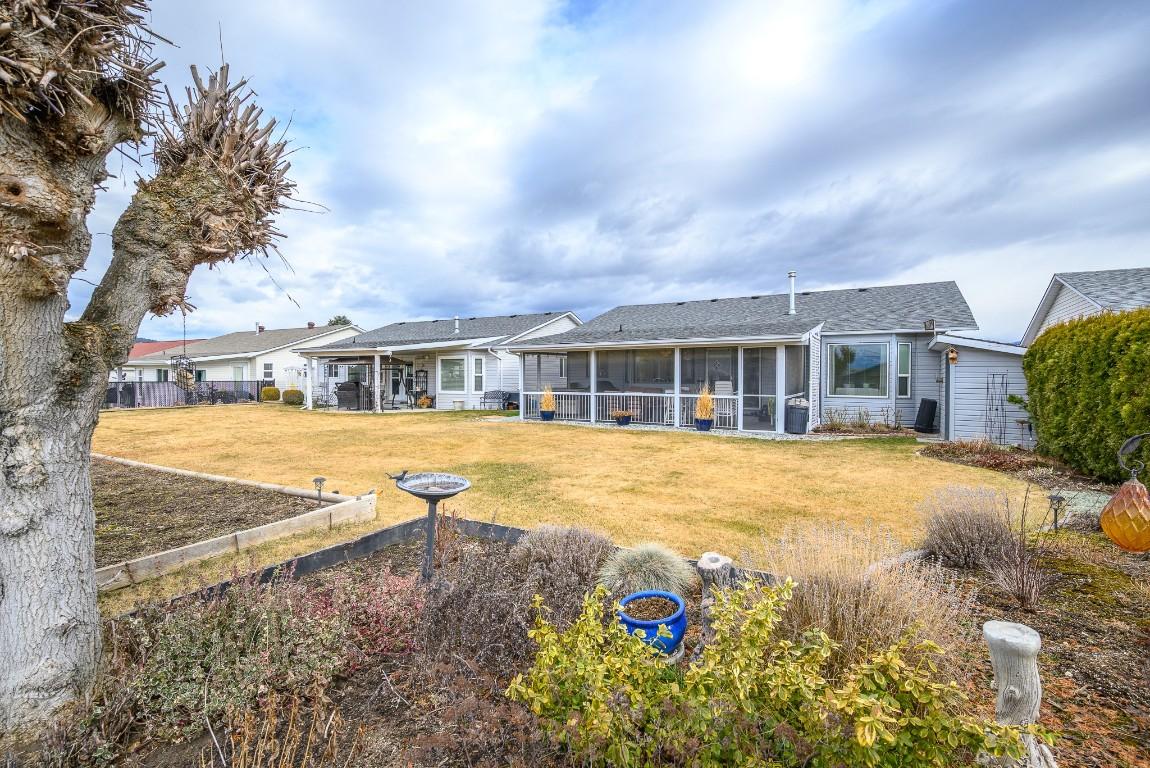 









833


8

Avenue,
Vernon,




BC
V1H 1Z1

