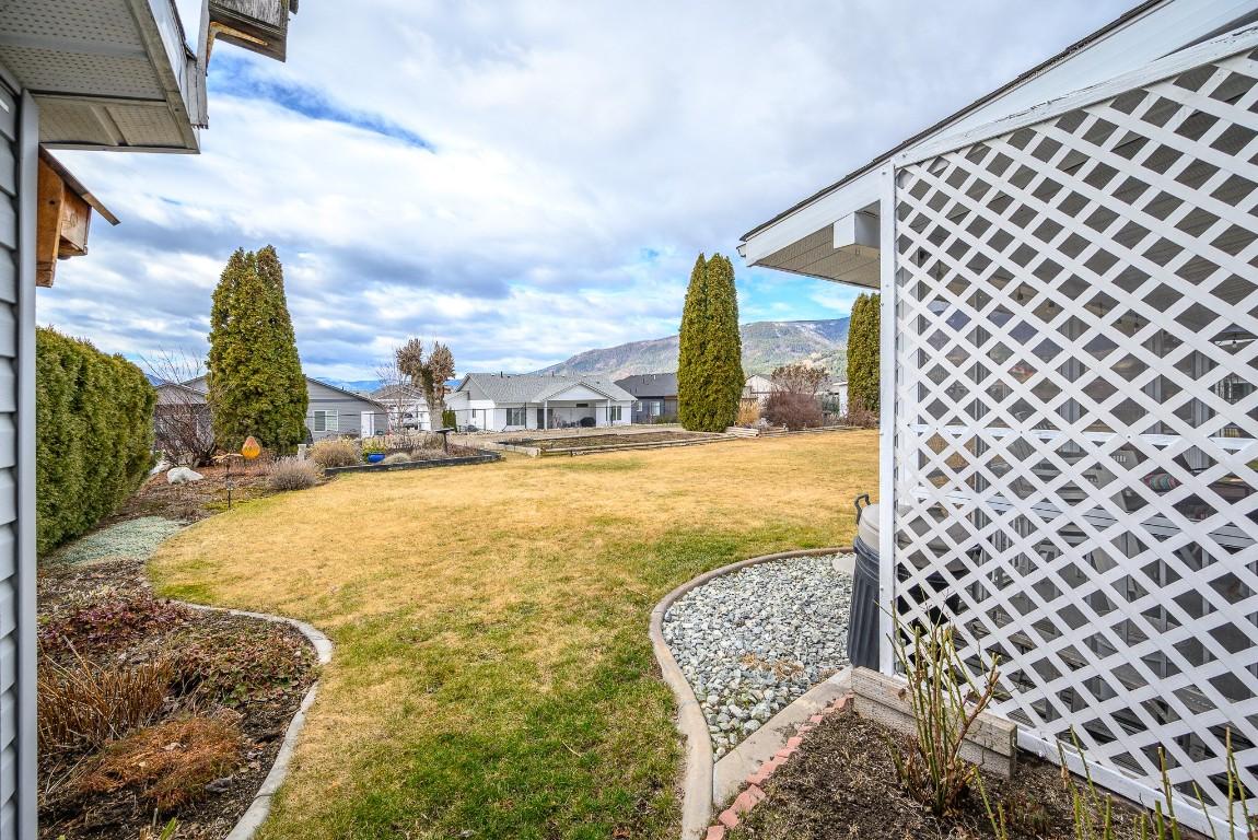 









833


8

Avenue,
Vernon,




BC
V1H 1Z1

