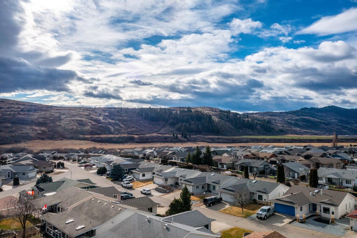 









833


8

Avenue,
Vernon,




BC
V1H 1Z1

