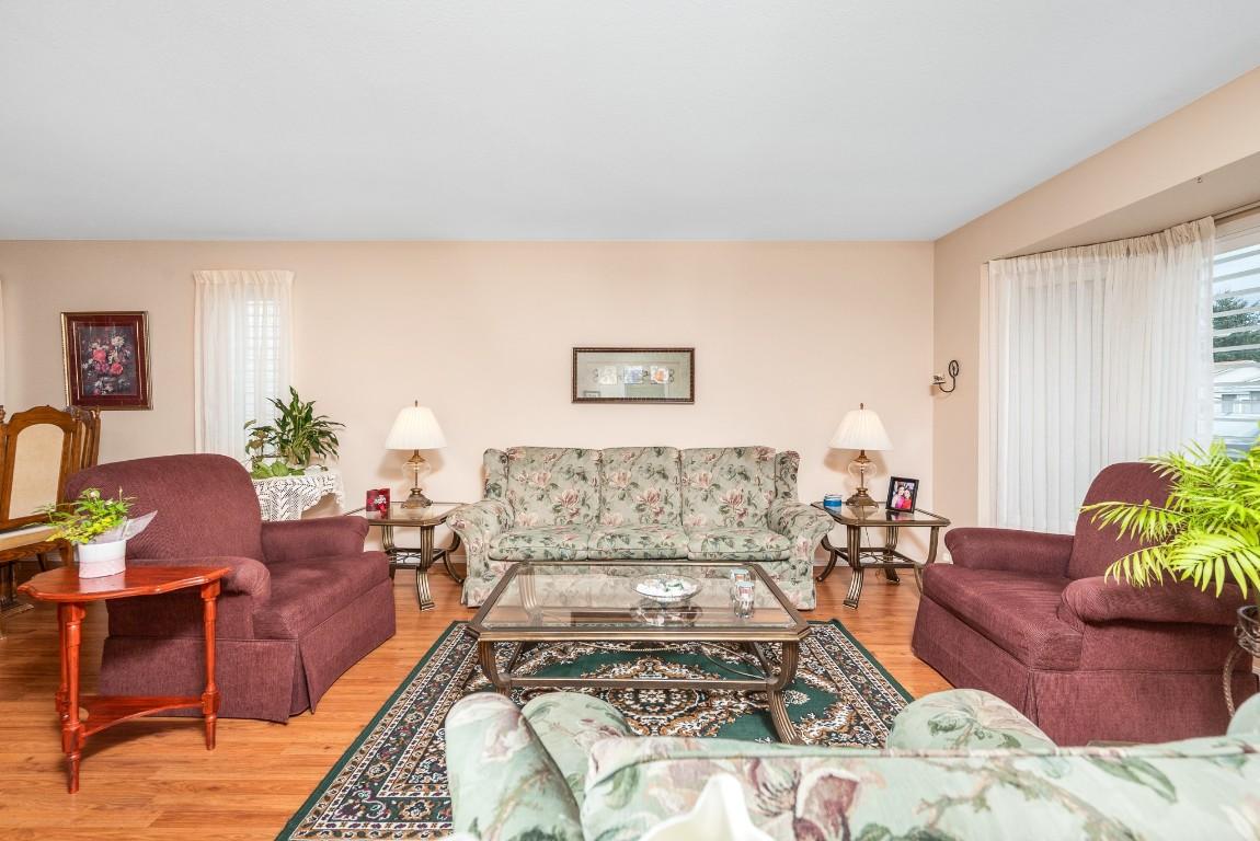 









833


8

Avenue,
Vernon,




BC
V1H 1Z1

