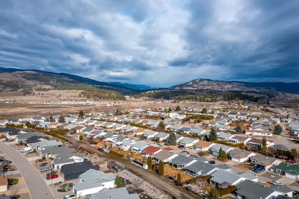 









833


8

Avenue,
Vernon,




BC
V1H 1Z1

