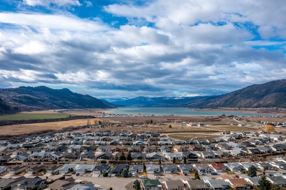 









833


8

Avenue,
Vernon,




BC
V1H 1Z1

