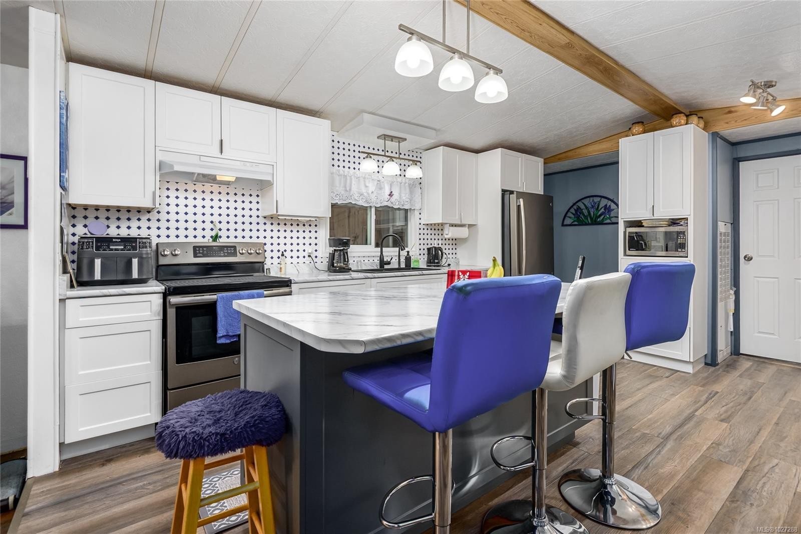 









2700


Woodburn

Rd, 113,
Campbell River,




BC
V9W 4R4

