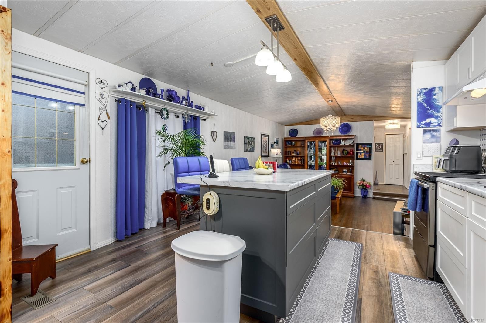 









2700


Woodburn

Rd, 113,
Campbell River,




BC
V9W 4R4

