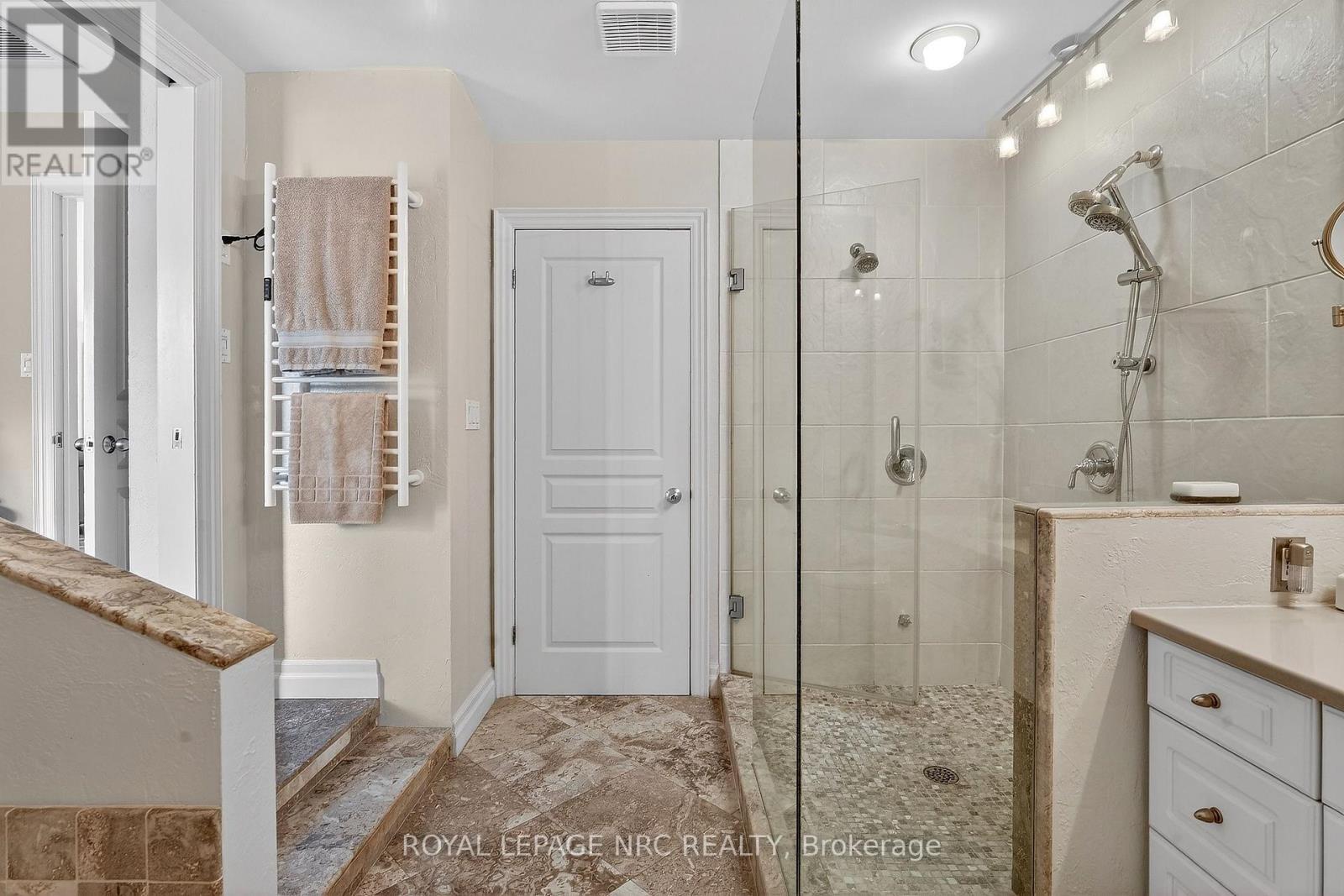 












11 PEEL STREET

,
St. Catharines (Port Dalhousie),




Ontario
L2N5A2

