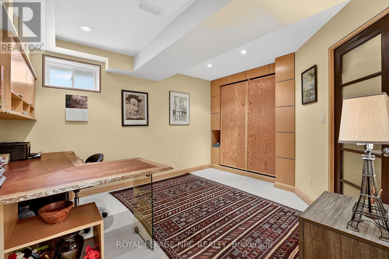 












11 PEEL STREET

,
St. Catharines (Port Dalhousie),




Ontario
L2N5A2

