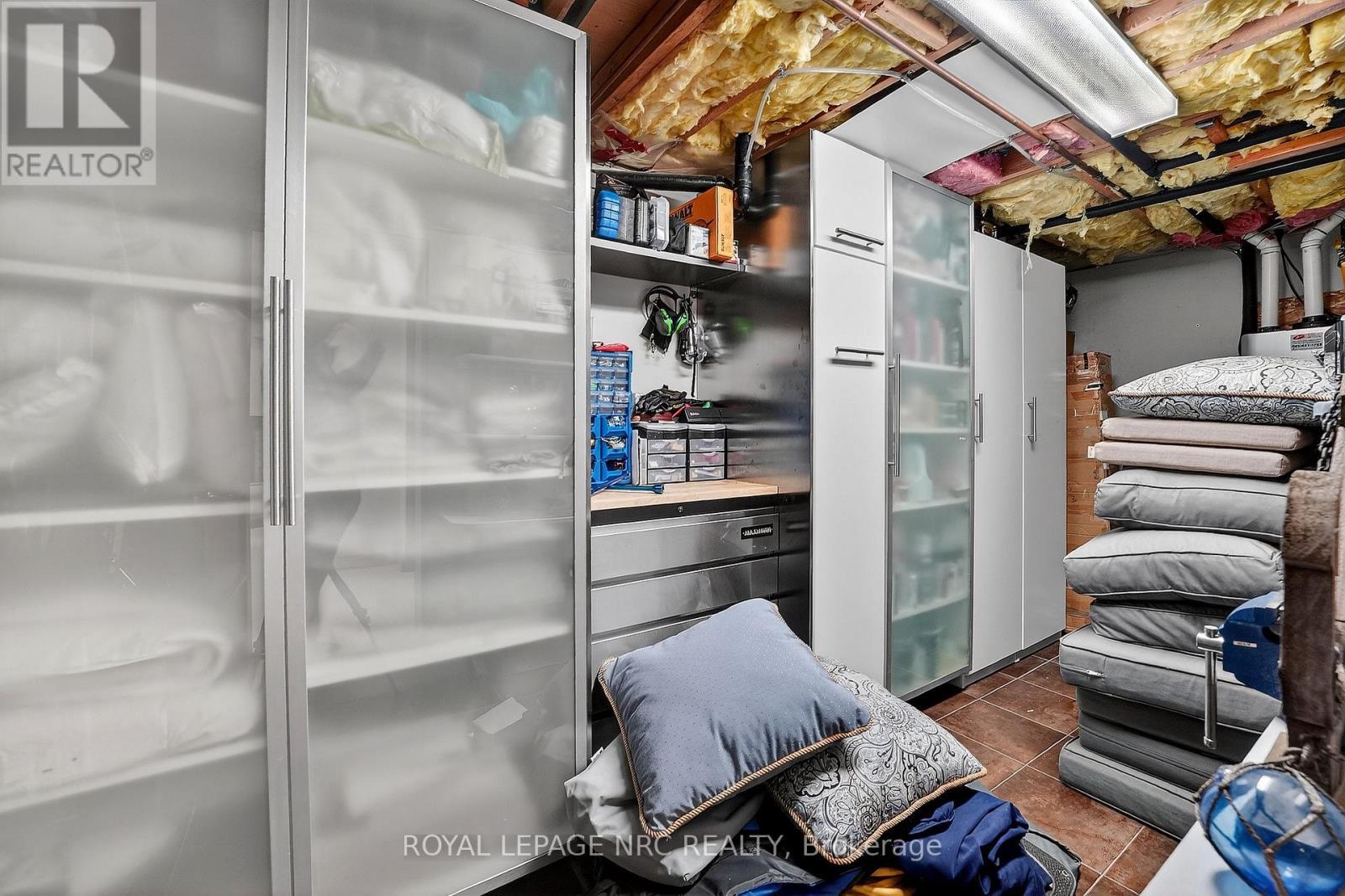 












11 PEEL STREET

,
St. Catharines (Port Dalhousie),




Ontario
L2N5A2

