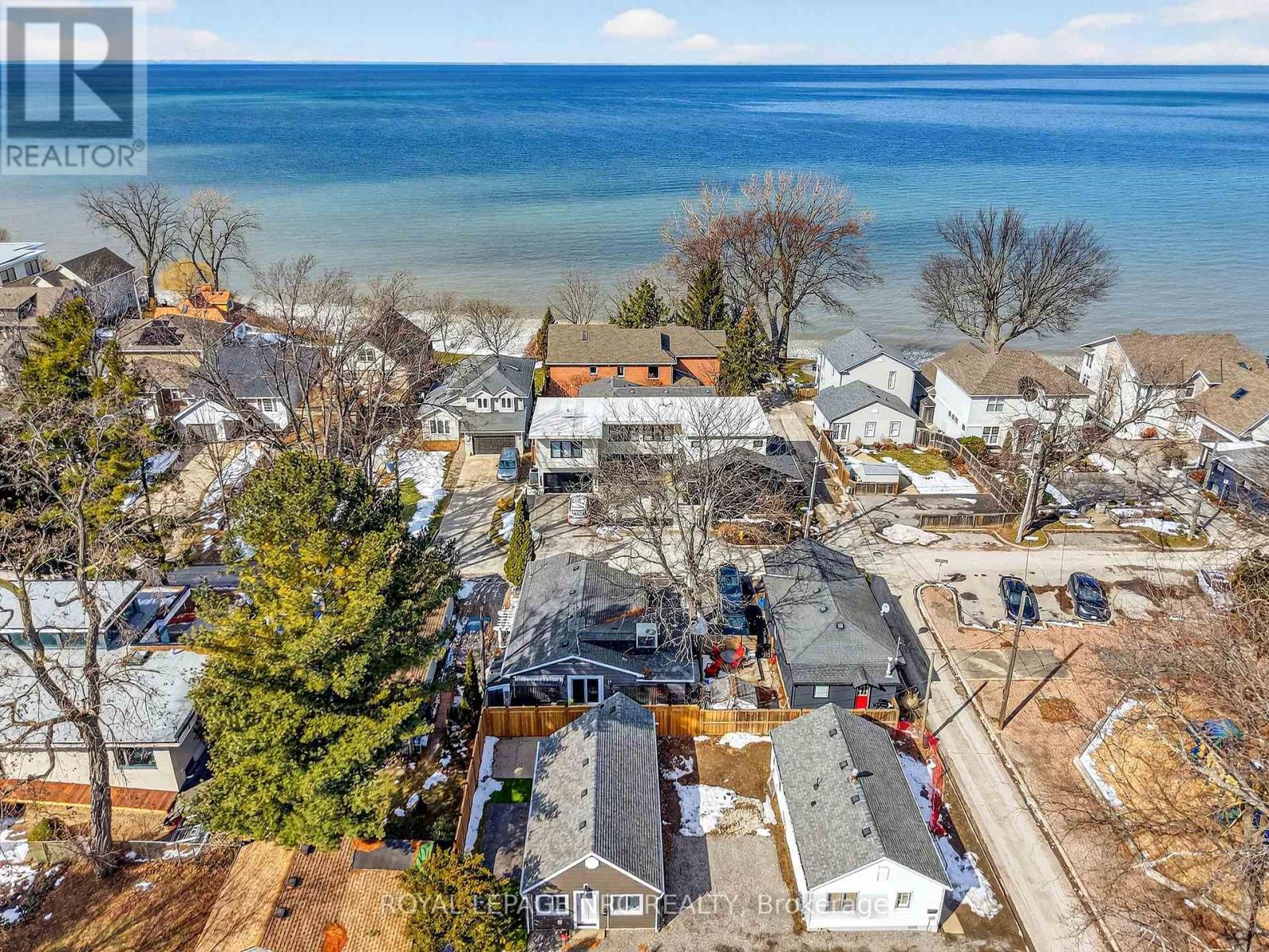 












11 PEEL STREET

,
St. Catharines (Port Dalhousie),




Ontario
L2N5A2

