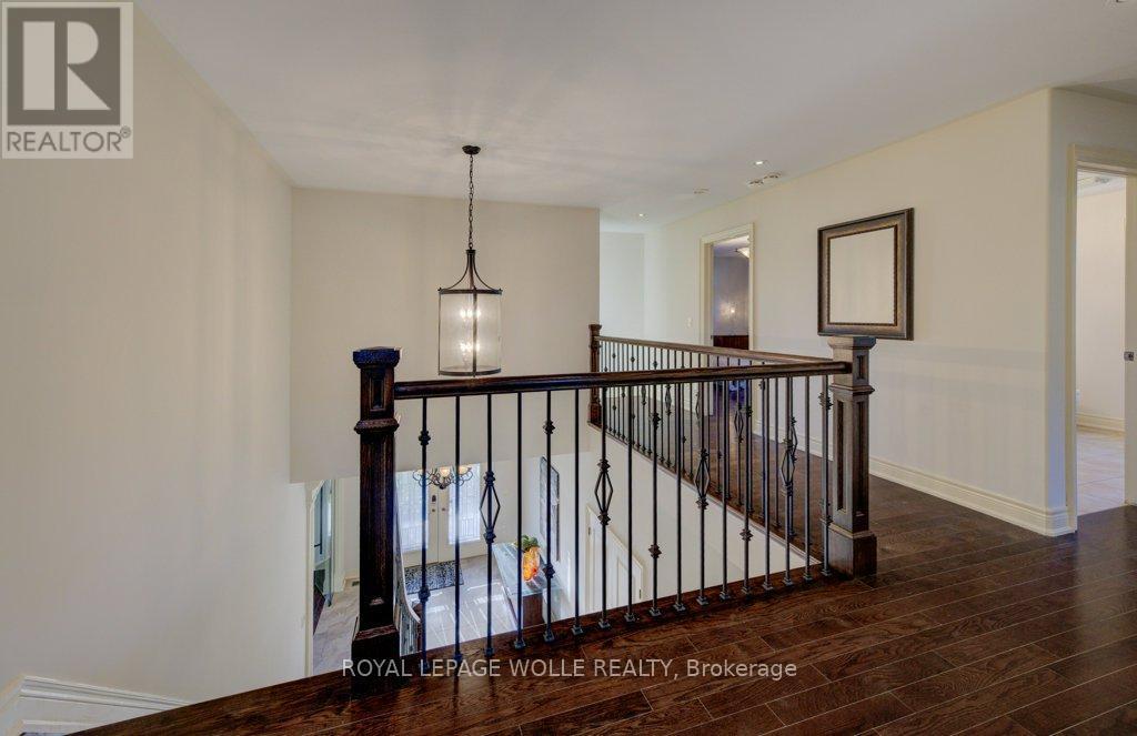 












6379 CHRISTOPHER CRESCENT

,
Niagara Falls,




Ontario
L2H0B3

