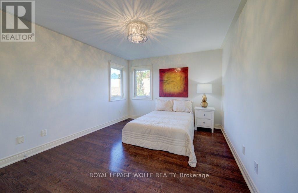 












6379 CHRISTOPHER CRESCENT

,
Niagara Falls,




Ontario
L2H0B3

