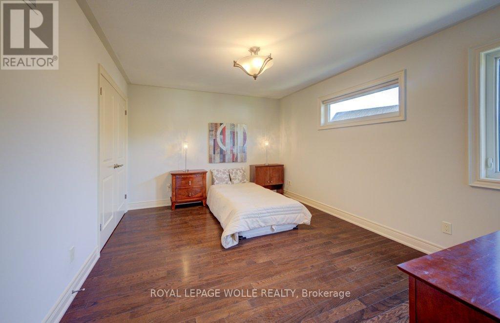 












6379 CHRISTOPHER CRESCENT

,
Niagara Falls,




Ontario
L2H0B3

