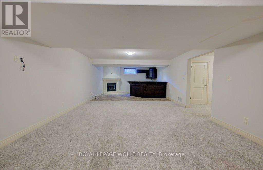 












6379 CHRISTOPHER CRESCENT

,
Niagara Falls,




Ontario
L2H0B3

