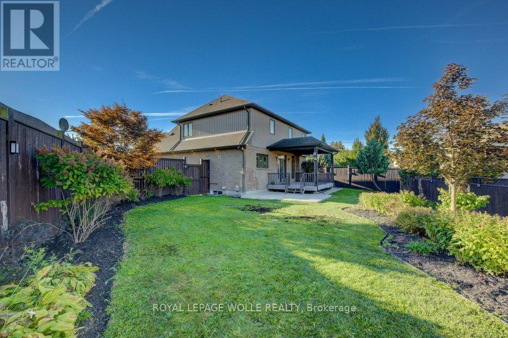 












6379 CHRISTOPHER CRESCENT

,
Niagara Falls,




Ontario
L2H0B3

