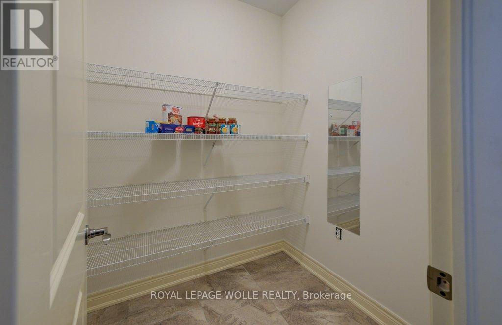 












6379 CHRISTOPHER CRESCENT

,
Niagara Falls,




Ontario
L2H0B3

