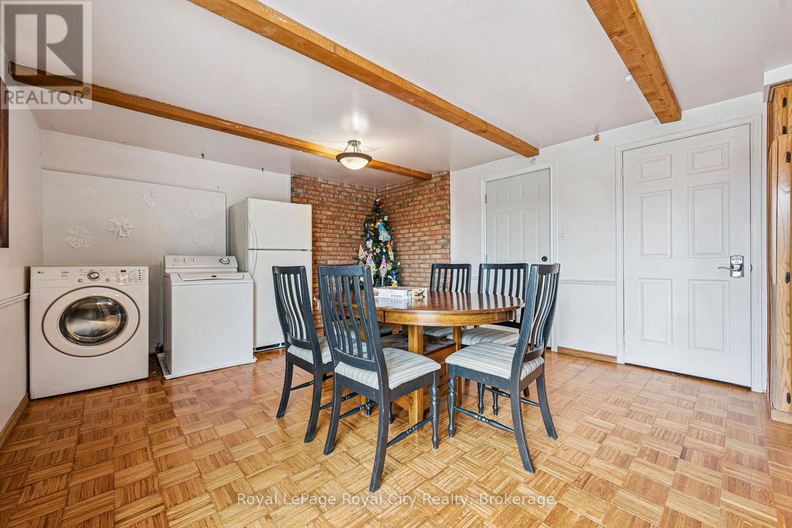 












361 IRONWOOD ROAD

,
Guelph (Kortright West),




Ontario
N1G3P2

