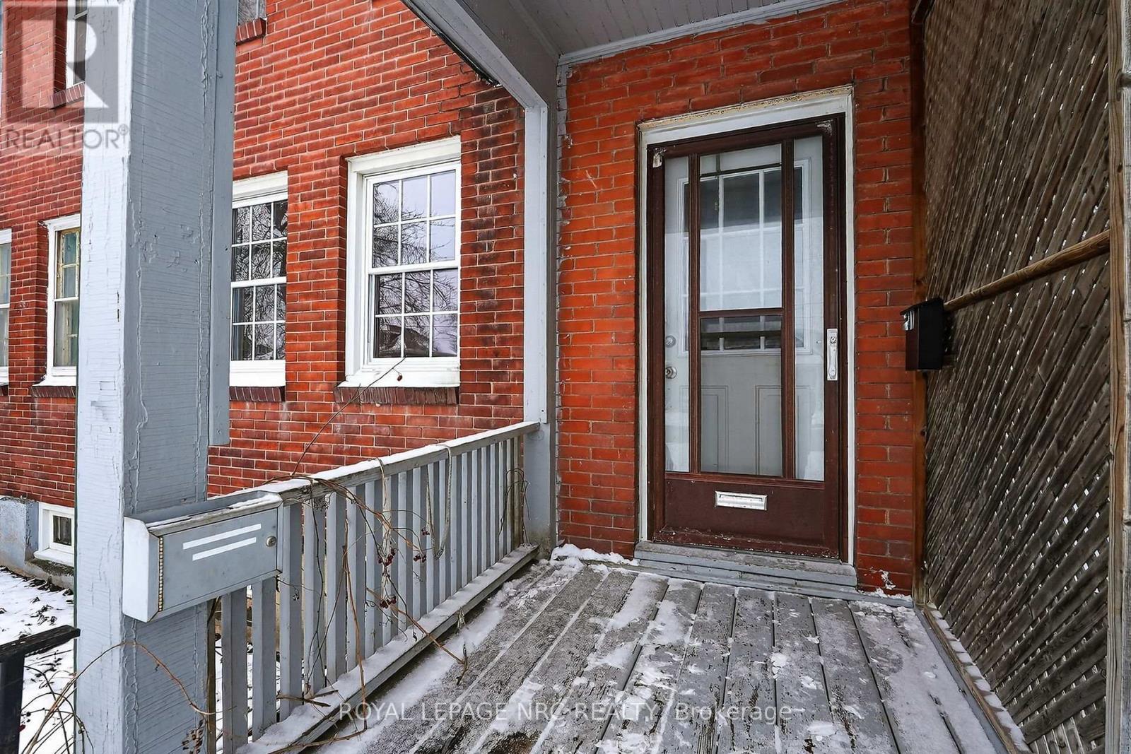 












211 LINCOLN STREET

,
Welland (Lincoln/Crowland),




Ontario
L3B4M8

