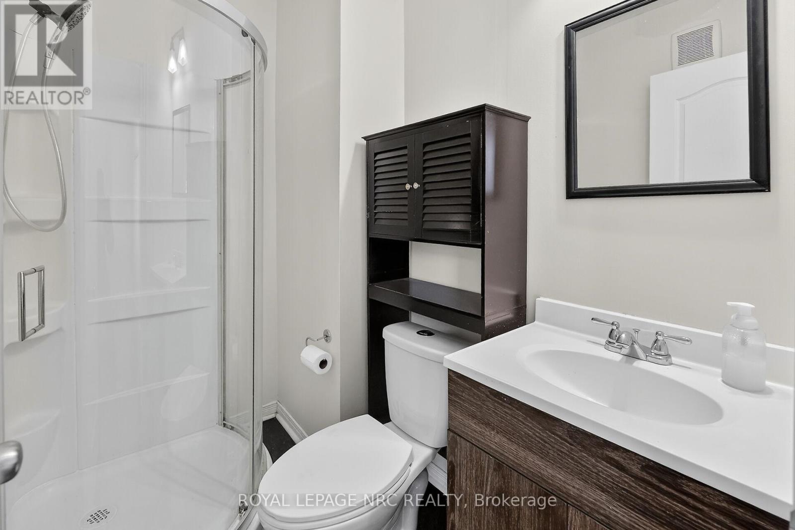 












211 LINCOLN STREET

,
Welland (Lincoln/Crowland),




Ontario
L3B4M8

