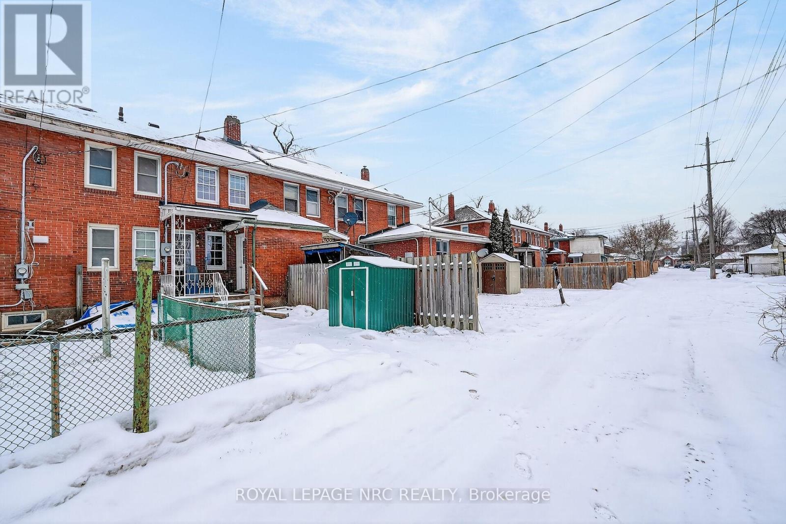 












211 LINCOLN STREET

,
Welland (Lincoln/Crowland),




Ontario
L3B4M8

