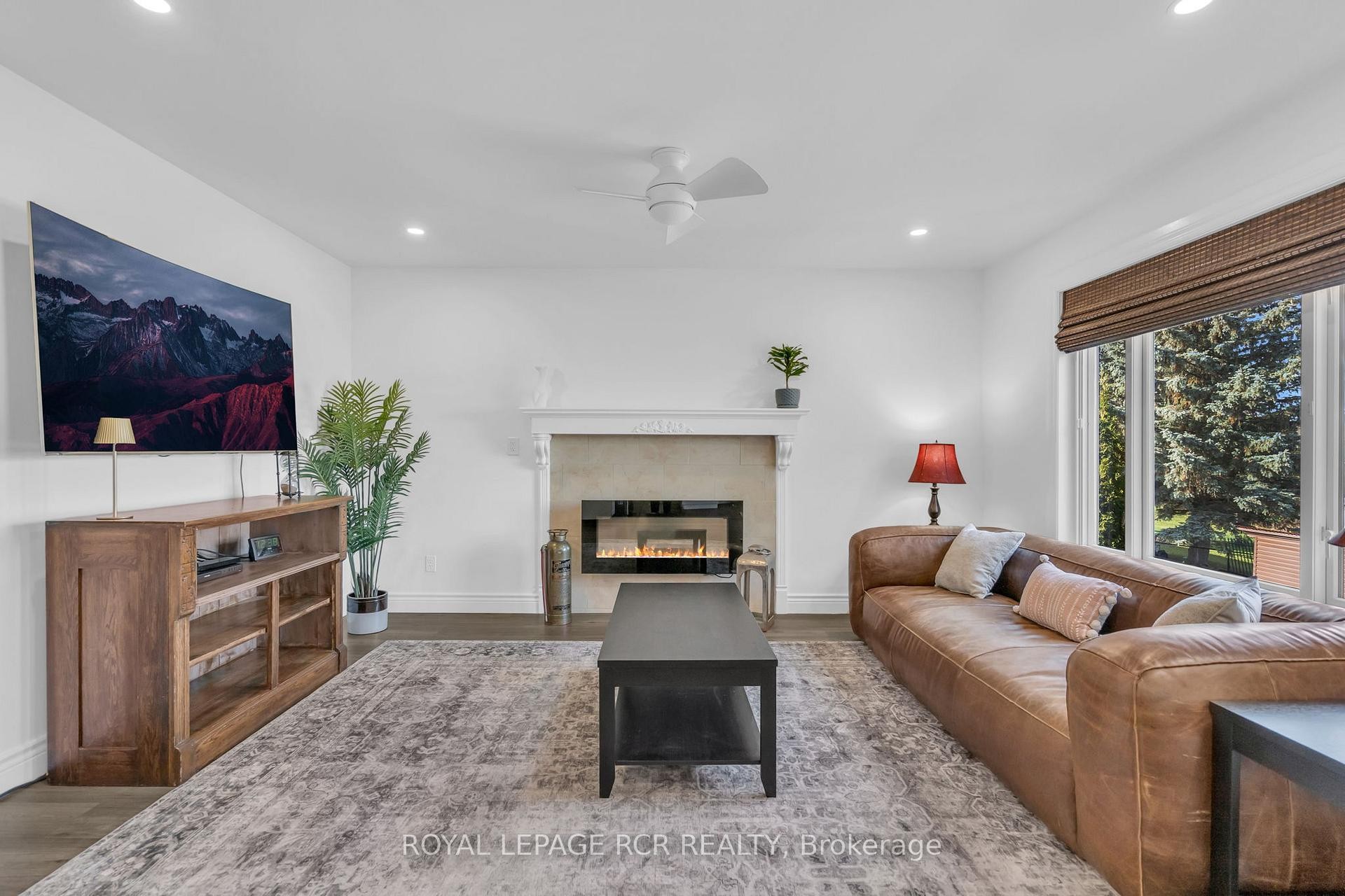 









11


Golfview

Boulevard,
Bradford West Gwillimbury,




ON
L3Z 3Z1

