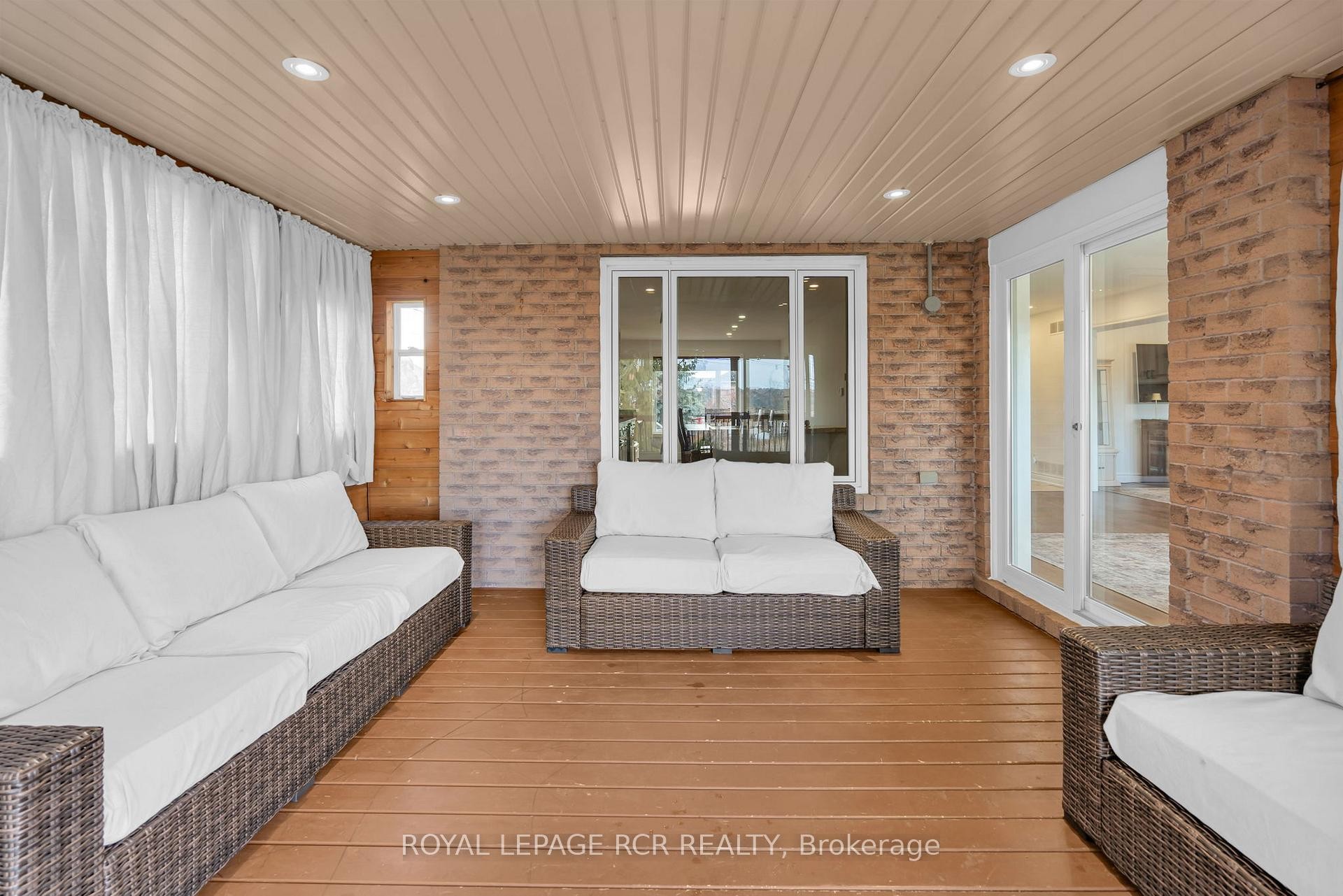 









11


Golfview

Boulevard,
Bradford West Gwillimbury,




ON
L3Z 3Z1

