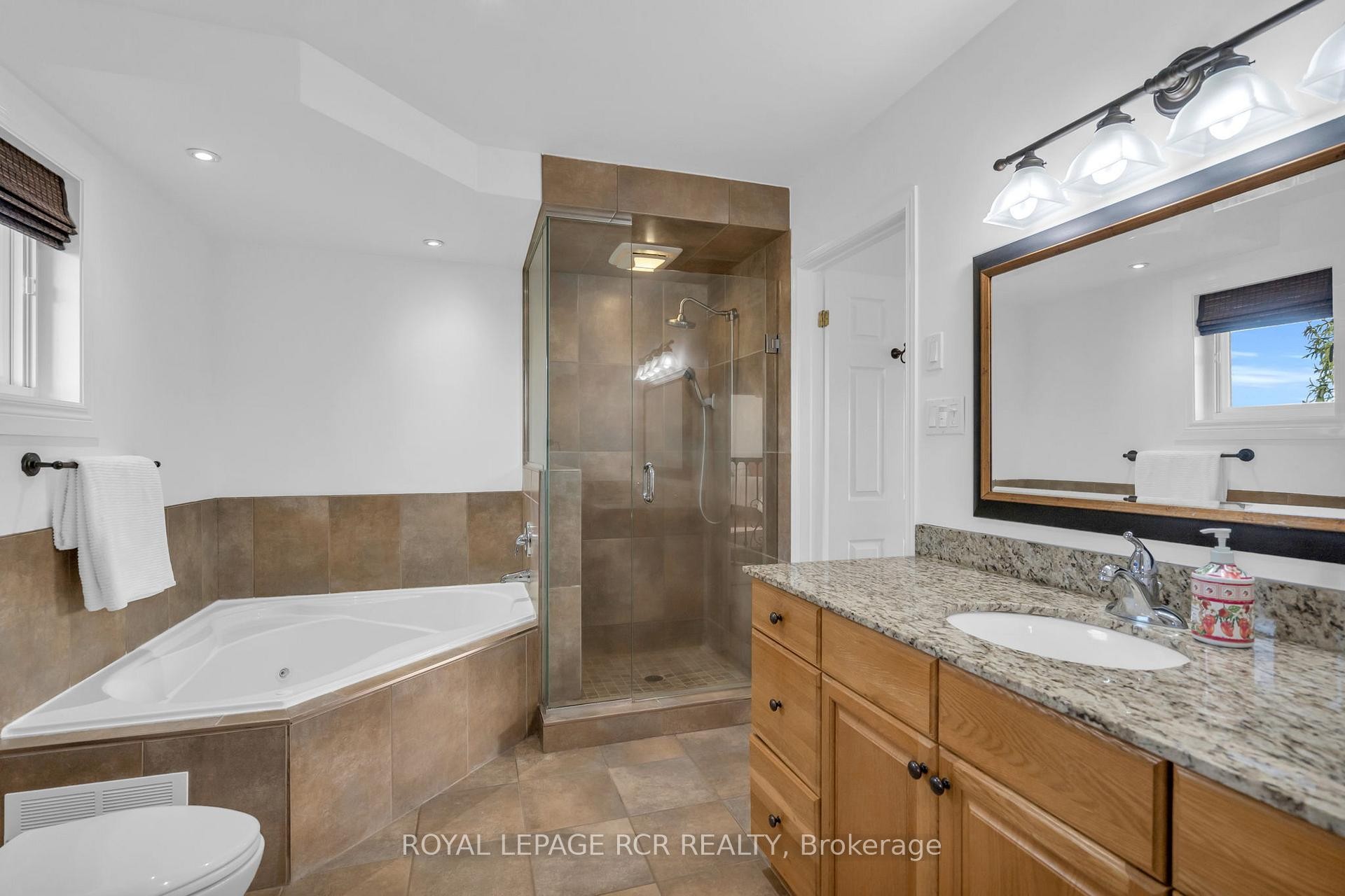 









11


Golfview

Boulevard,
Bradford West Gwillimbury,




ON
L3Z 3Z1

