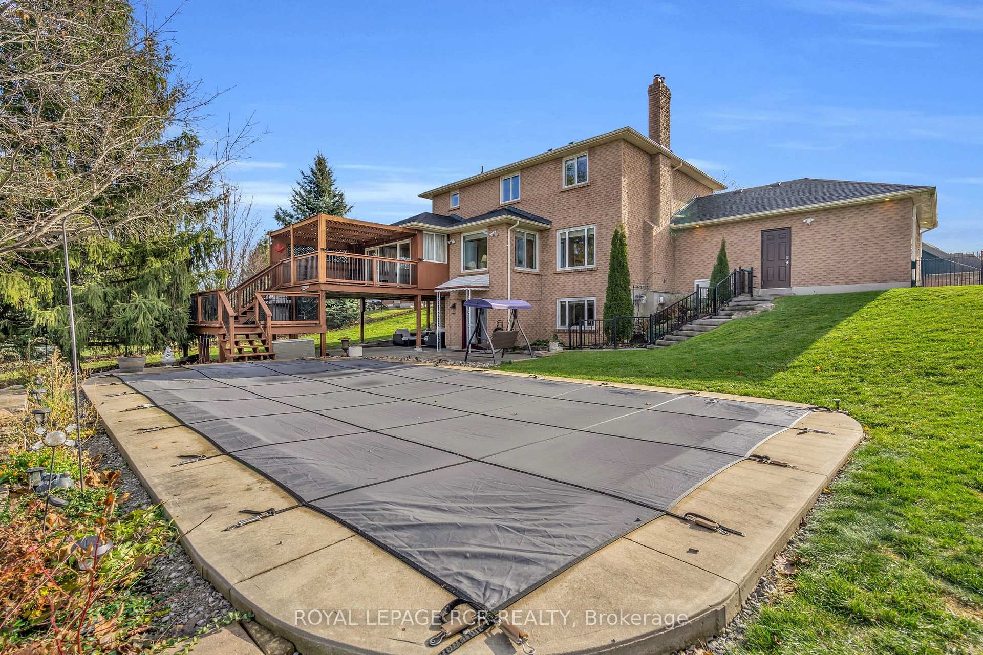 









11


Golfview

Boulevard,
Bradford West Gwillimbury,




ON
L3Z 3Z1

