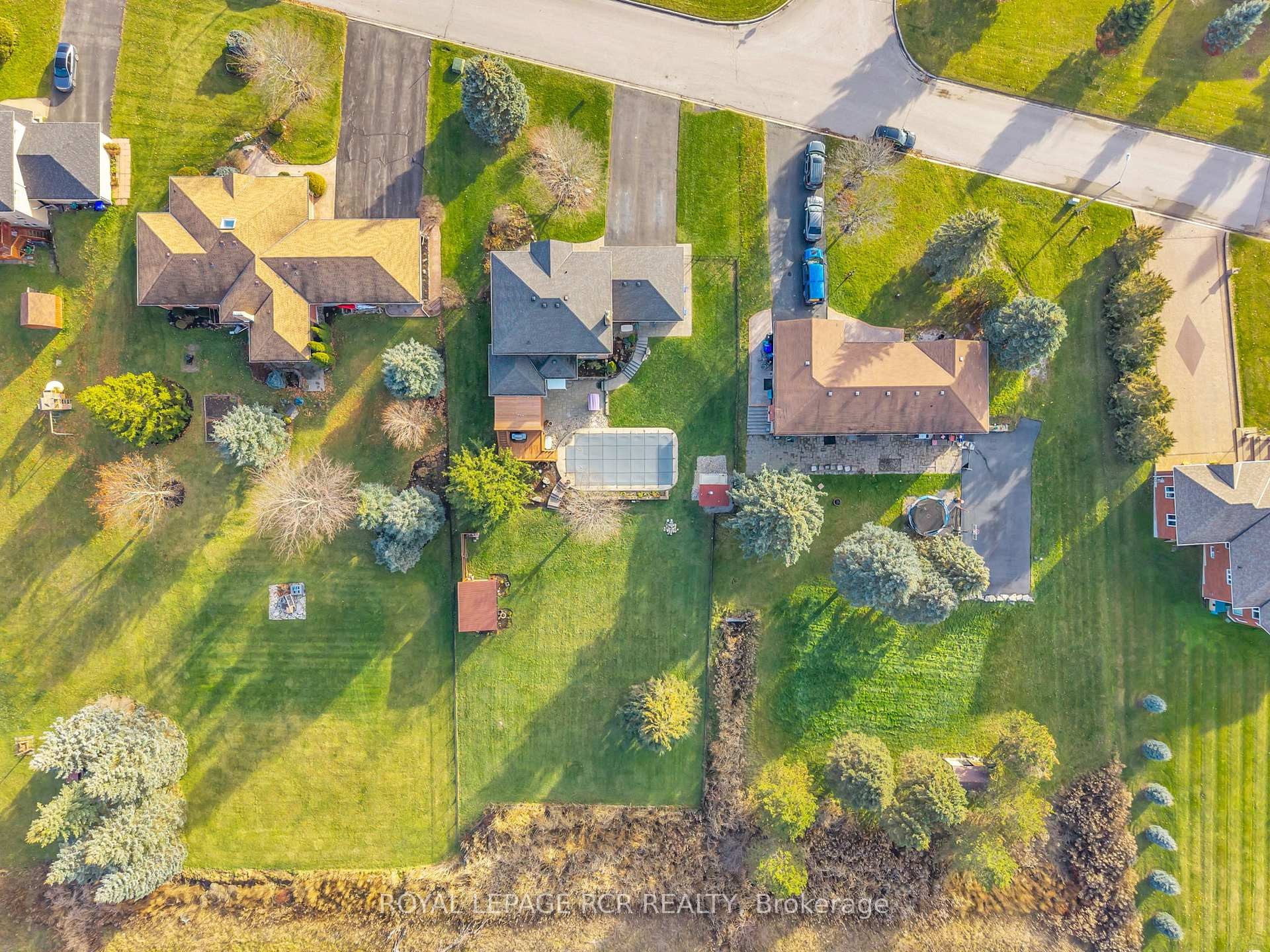 









11


Golfview

Boulevard,
Bradford West Gwillimbury,




ON
L3Z 3Z1

