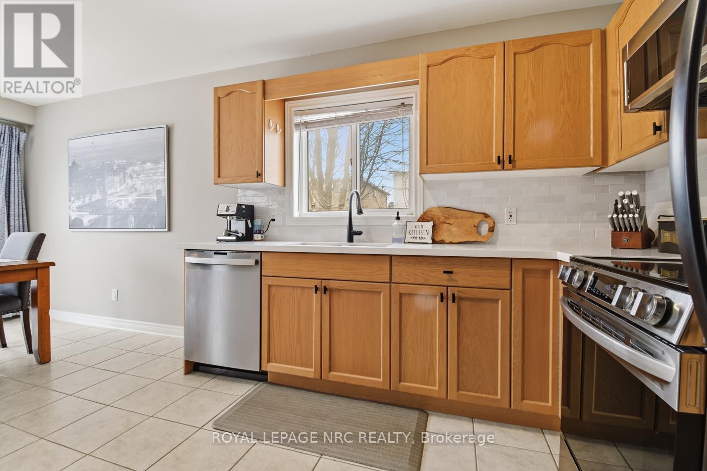 












5245 WHITE DOVE PARKWAY

,
Niagara Falls (Ascot),




Ontario
L2H3M5

