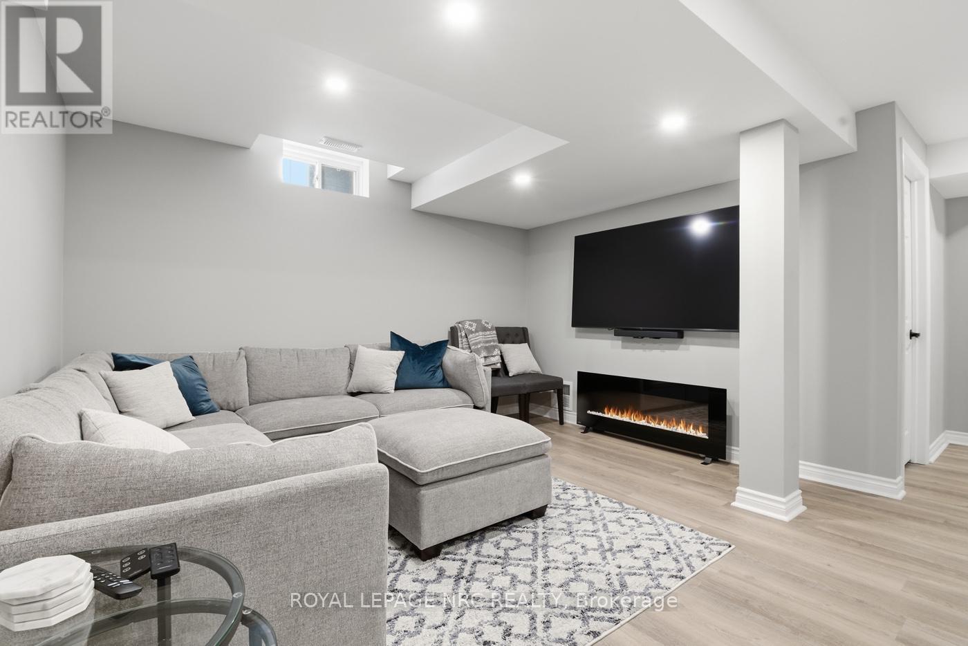 












5245 WHITE DOVE PARKWAY

,
Niagara Falls (Ascot),




Ontario
L2H3M5

