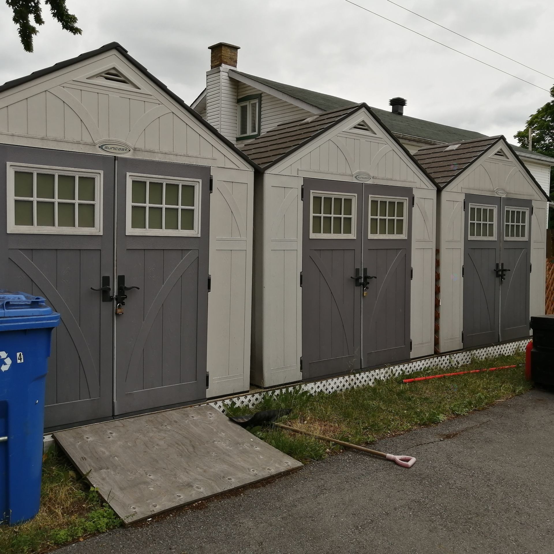 









203


Rue St-Eugène

, 1,
Salaberry-de-Valleyfield,




QC
J6S2G9

