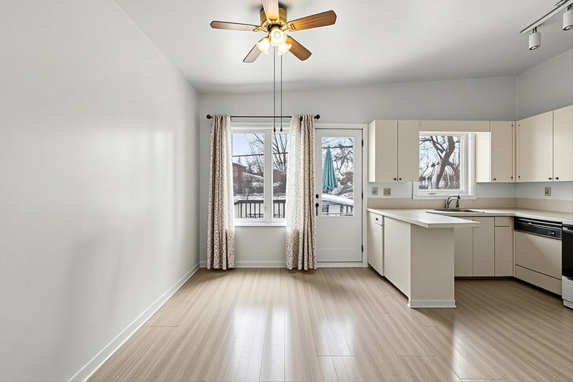 









109


Rue du Général-Brock

,
Montréal (Pierrefonds-Roxboro),




QC
H8Y1H9

