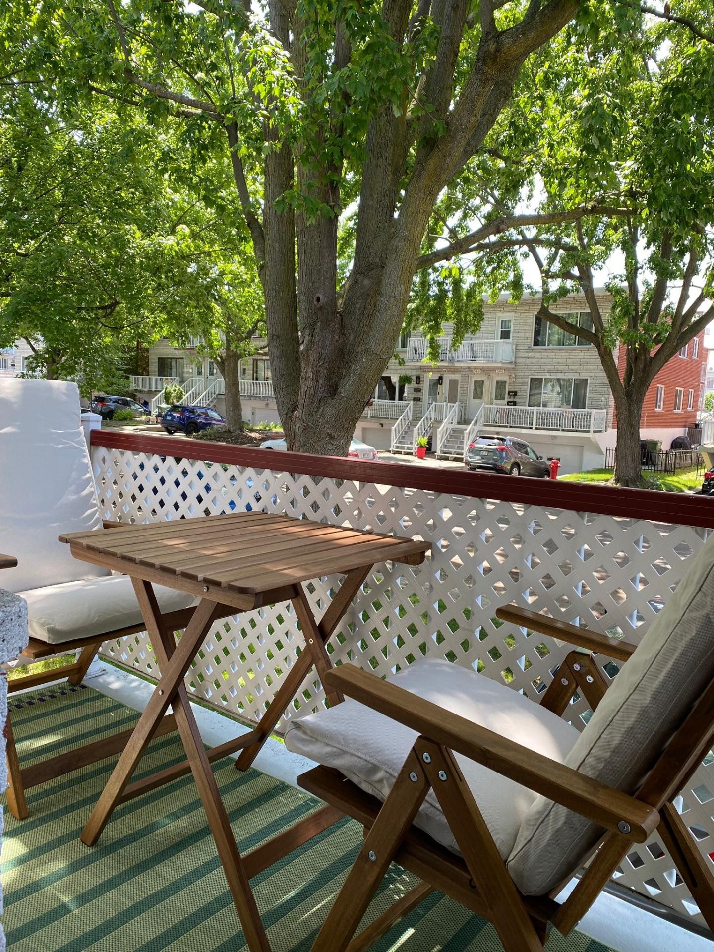 









579


15e Avenue

,
Montréal (LaSalle),




QC
H8P2S1

