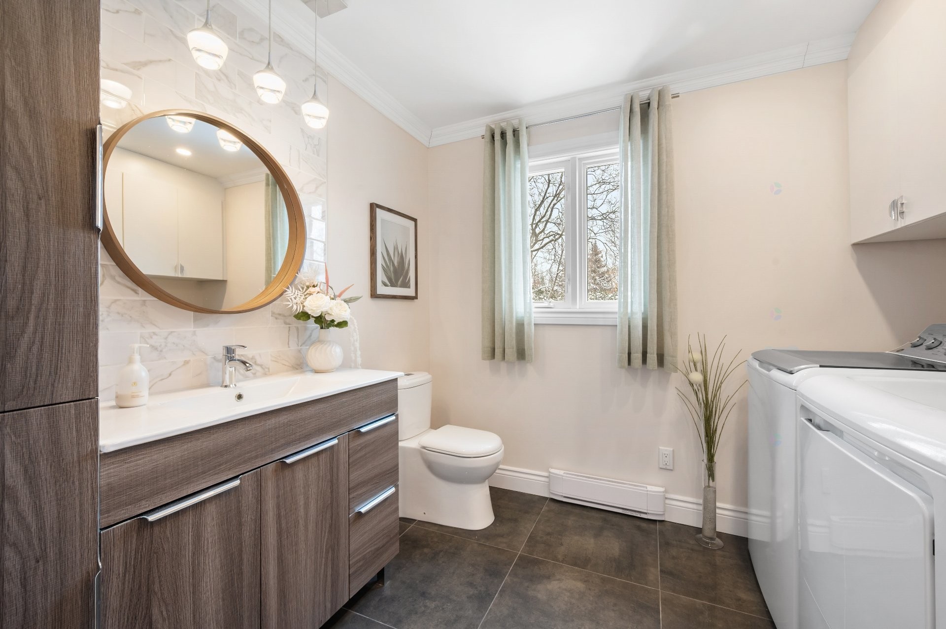 









110


Rue Therrien

,
Saint-Mathieu-de-Beloeil,




QC
J3G0E8

