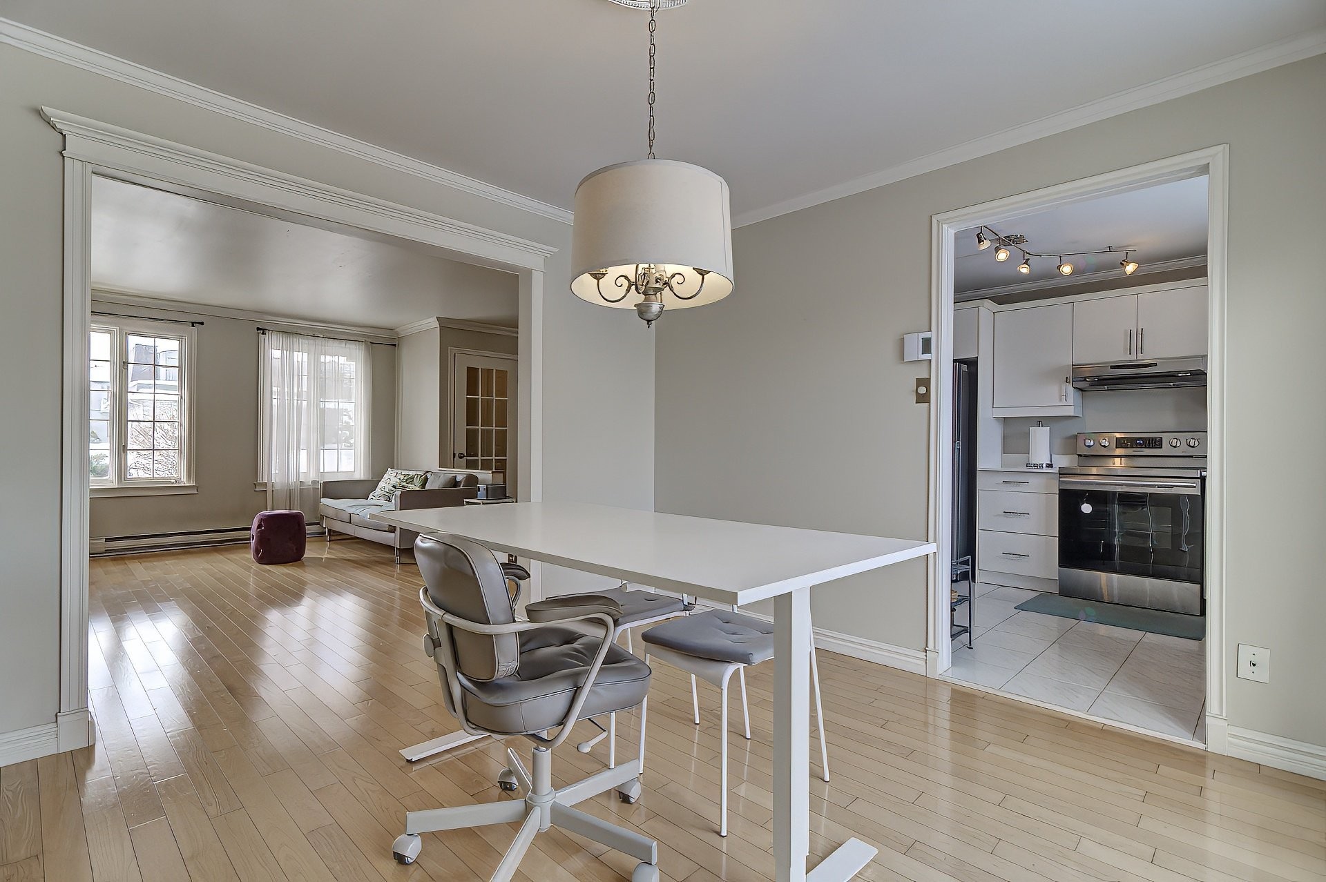 









1825


Rue Nancy

,
Brossard,




QC
J4Y2M4

