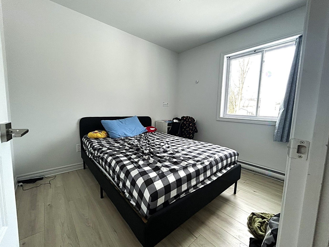 









58

 - 58A


11e Avenue

,
Sainte-Marthe-sur-le-Lac,




QC
J0N1P0

