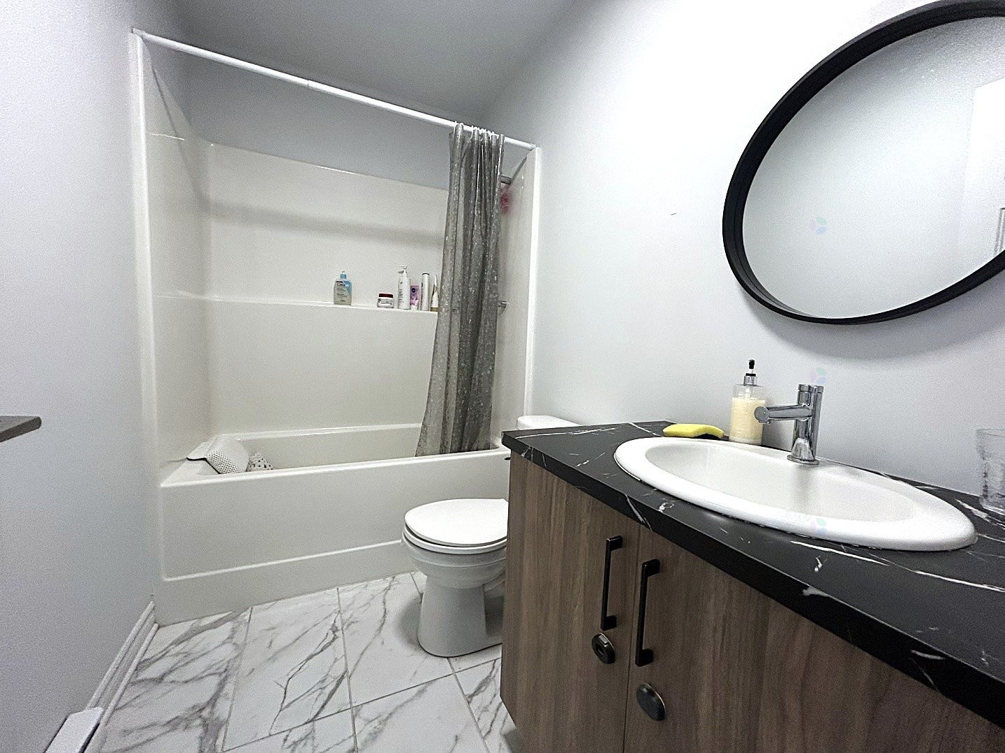 









58

 - 58A


11e Avenue

,
Sainte-Marthe-sur-le-Lac,




QC
J0N1P0

