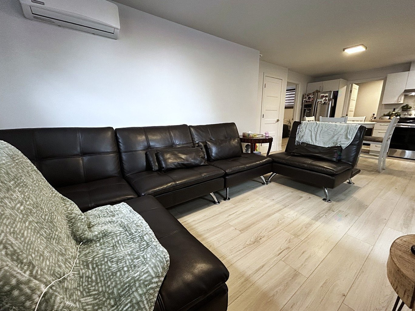 









58

 - 58A


11e Avenue

,
Sainte-Marthe-sur-le-Lac,




QC
J0N1P0

