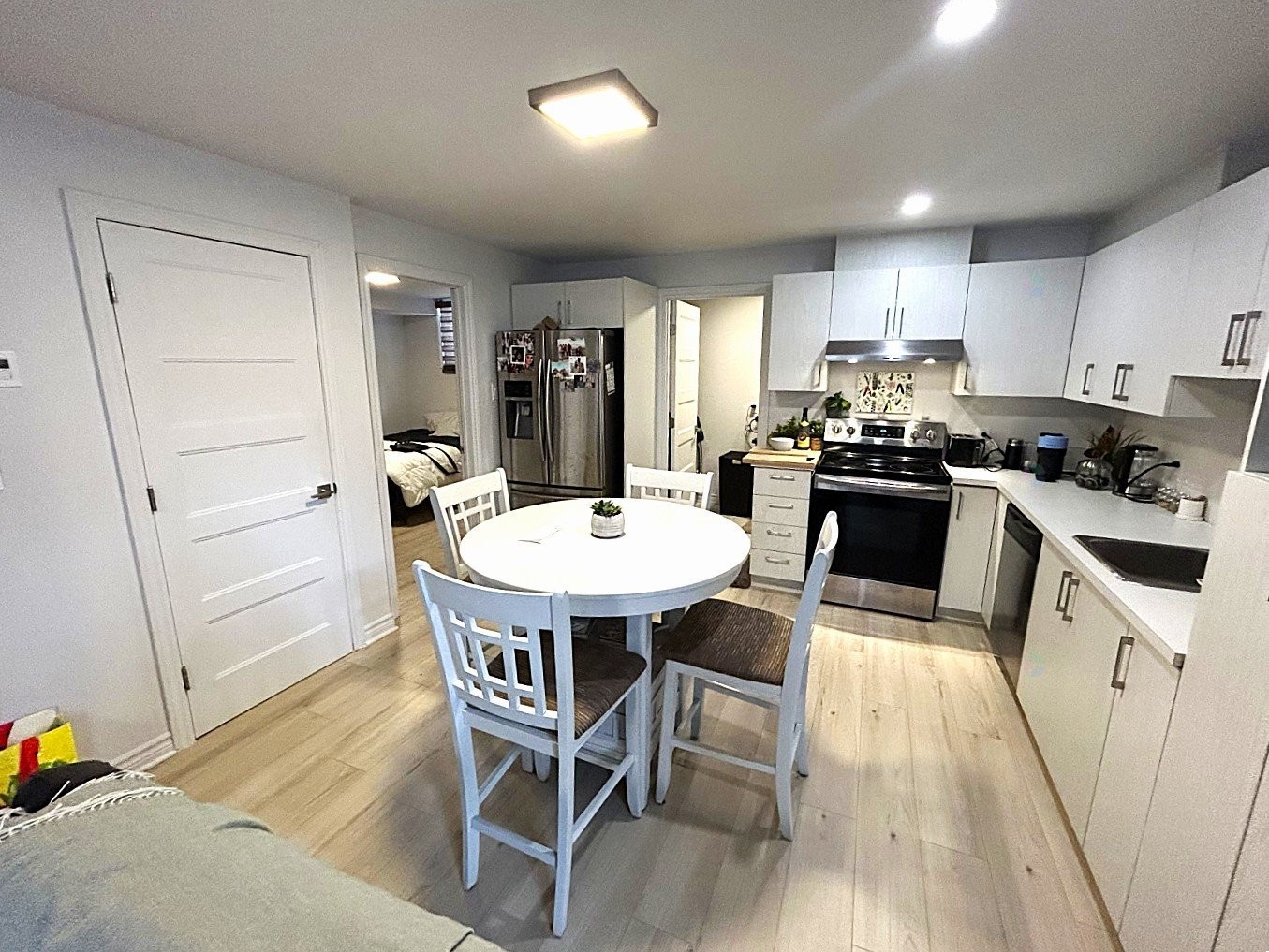 









58

 - 58A


11e Avenue

,
Sainte-Marthe-sur-le-Lac,




QC
J0N1P0

