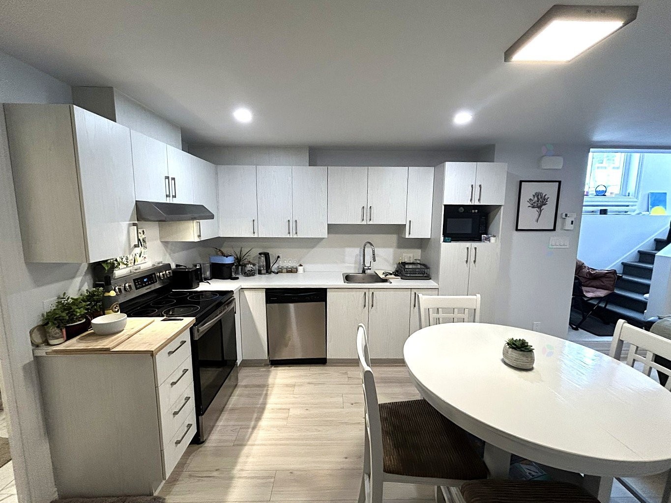 









58

 - 58A


11e Avenue

,
Sainte-Marthe-sur-le-Lac,




QC
J0N1P0

