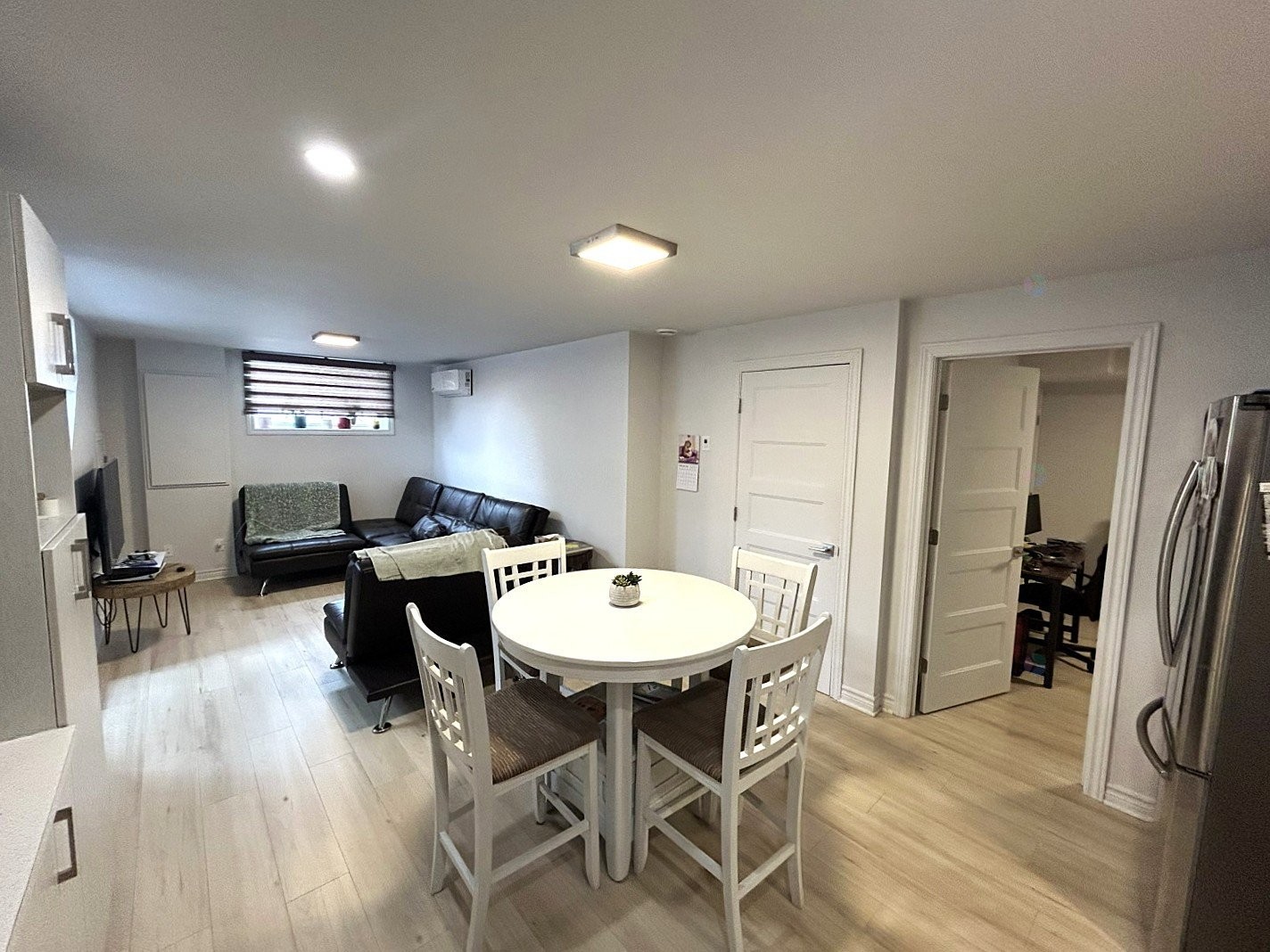 









58

 - 58A


11e Avenue

,
Sainte-Marthe-sur-le-Lac,




QC
J0N1P0

