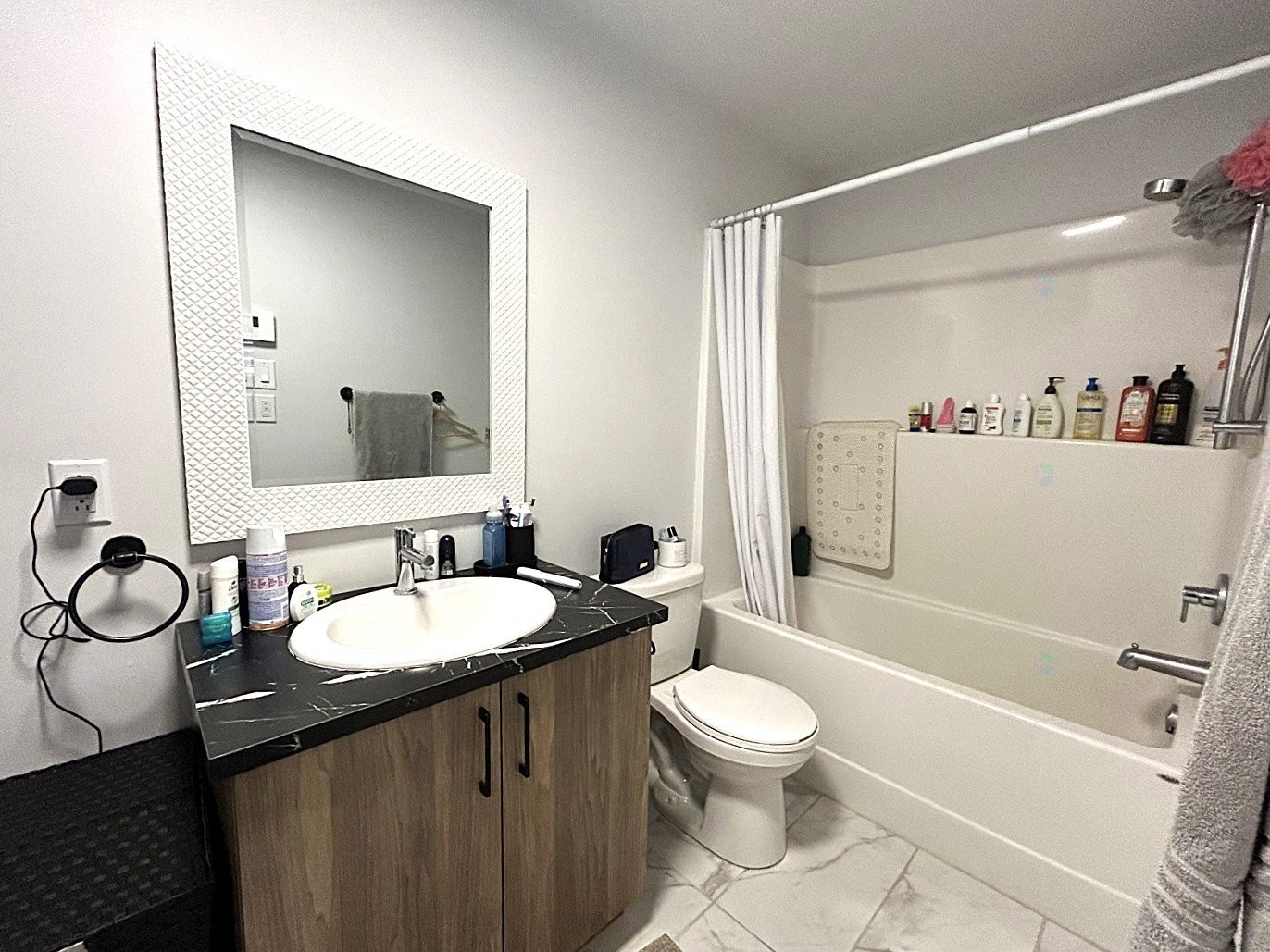 









58

 - 58A


11e Avenue

,
Sainte-Marthe-sur-le-Lac,




QC
J0N1P0

