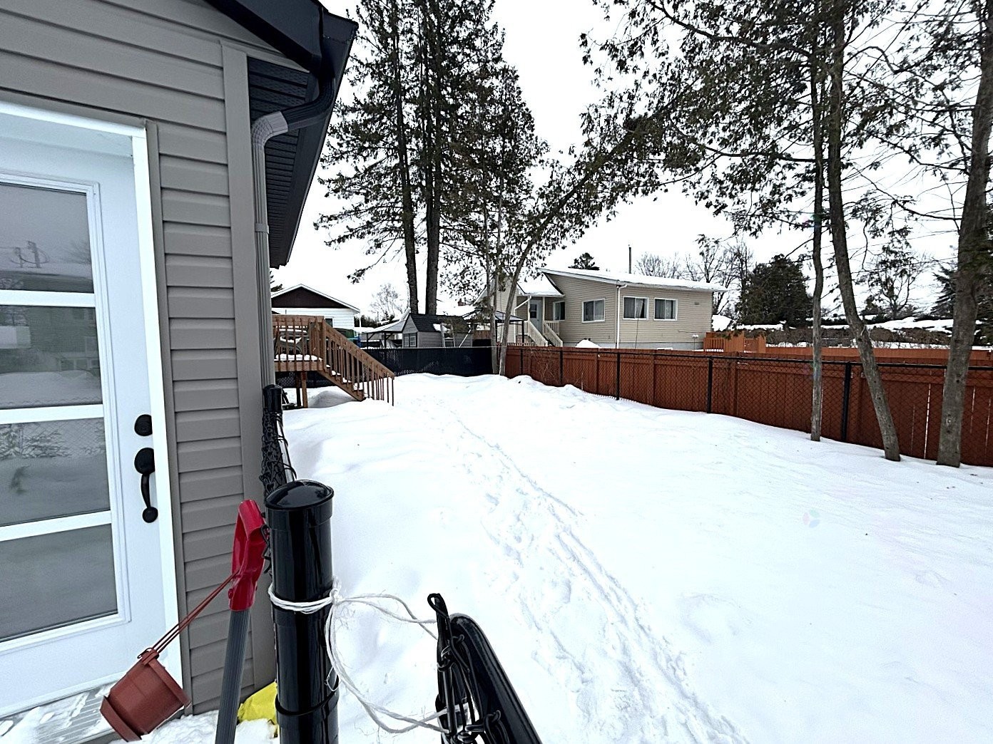 









58

 - 58A


11e Avenue

,
Sainte-Marthe-sur-le-Lac,




QC
J0N1P0

