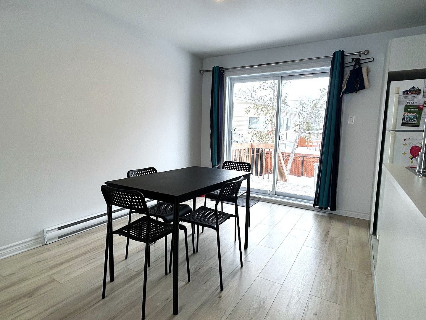 









58

 - 58A


11e Avenue

,
Sainte-Marthe-sur-le-Lac,




QC
J0N1P0

