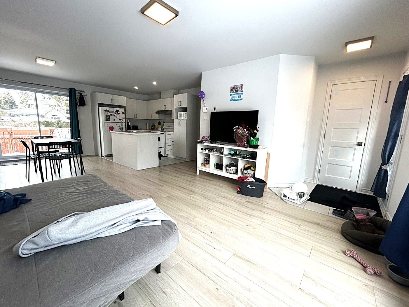 









58

 - 58A


11e Avenue

,
Sainte-Marthe-sur-le-Lac,




QC
J0N1P0

