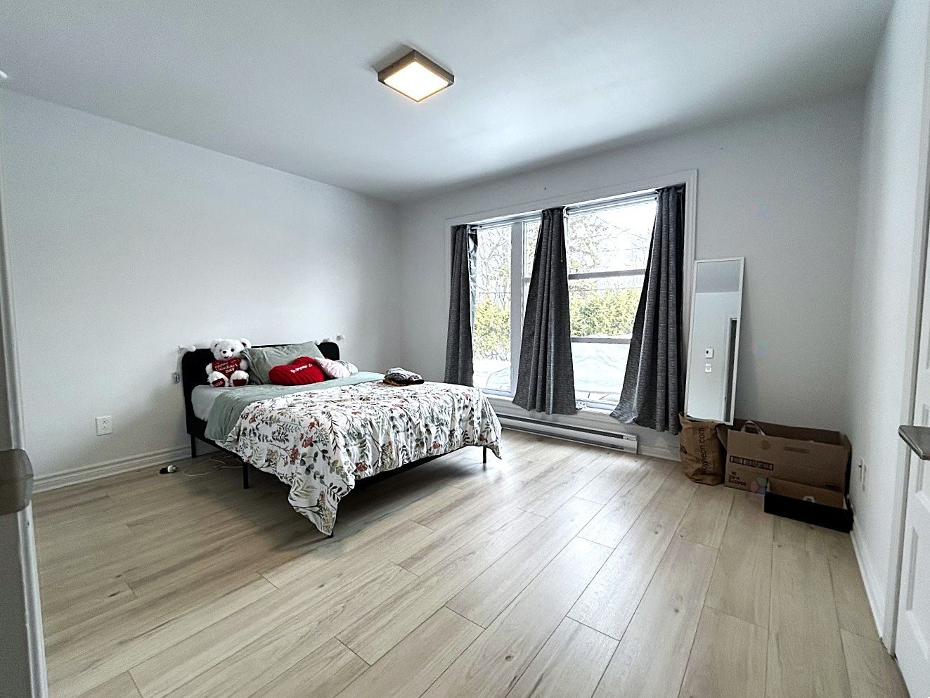 









58

 - 58A


11e Avenue

,
Sainte-Marthe-sur-le-Lac,




QC
J0N1P0

